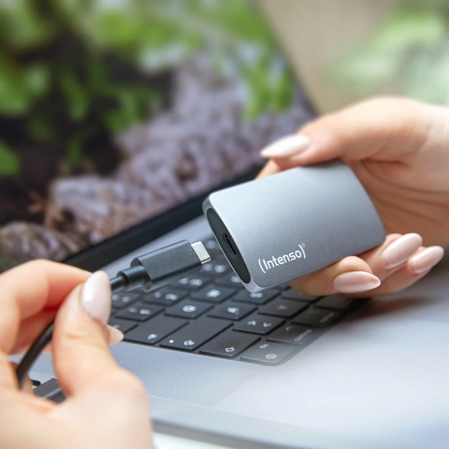 Intenso SSD esterno TX800, 500 GB Portable Solid State Drive, Super Speed USB 3.2 Gen 2x2, fino a 2100 MB/s: Amazon.de: computer e accessori