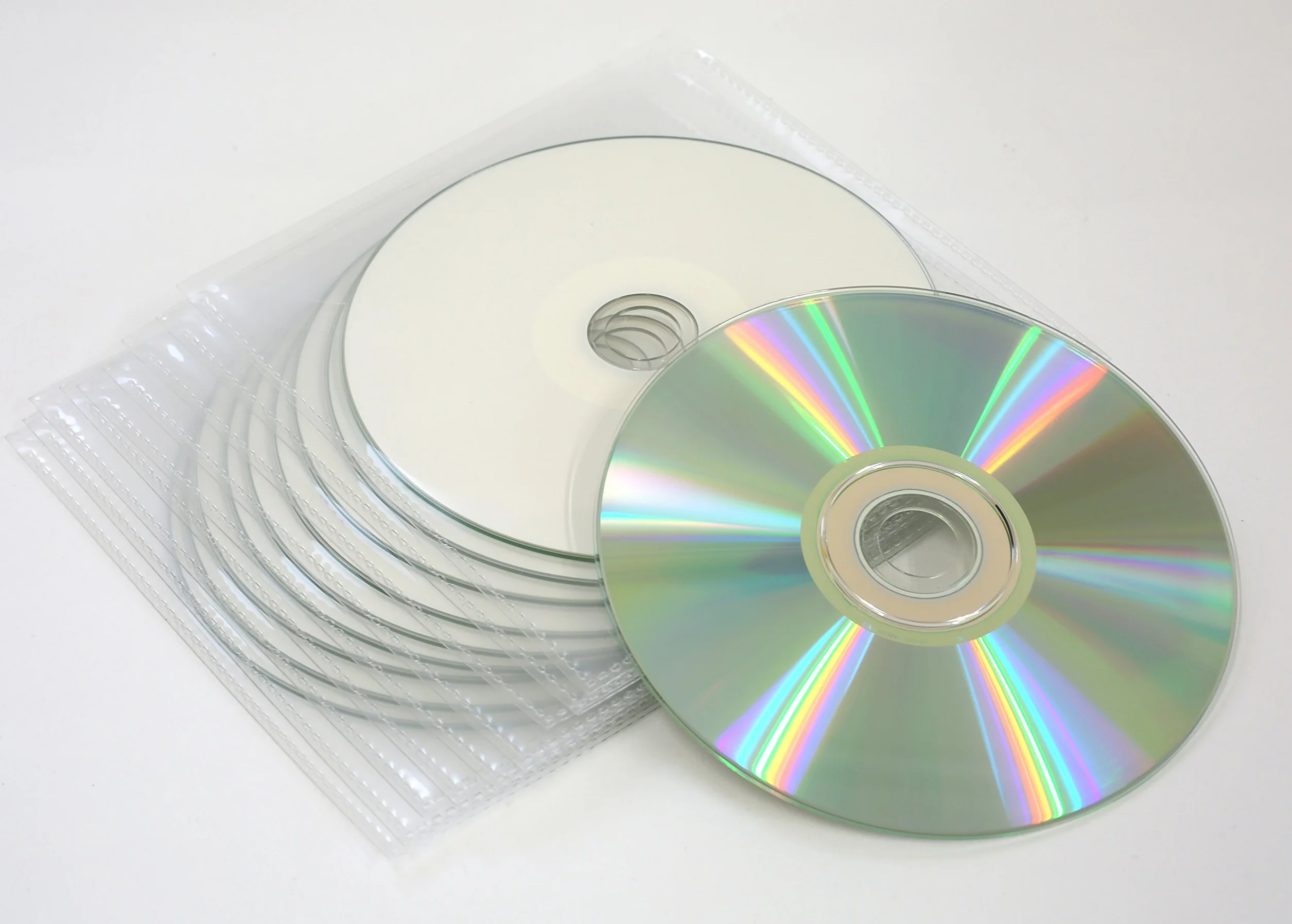Confezione di 10 CD Ritek Traxdata, con possibilità di scrivere e stampare su tutta la superficie del CD, con custodia in plastica di alta qualità, velocità 52x