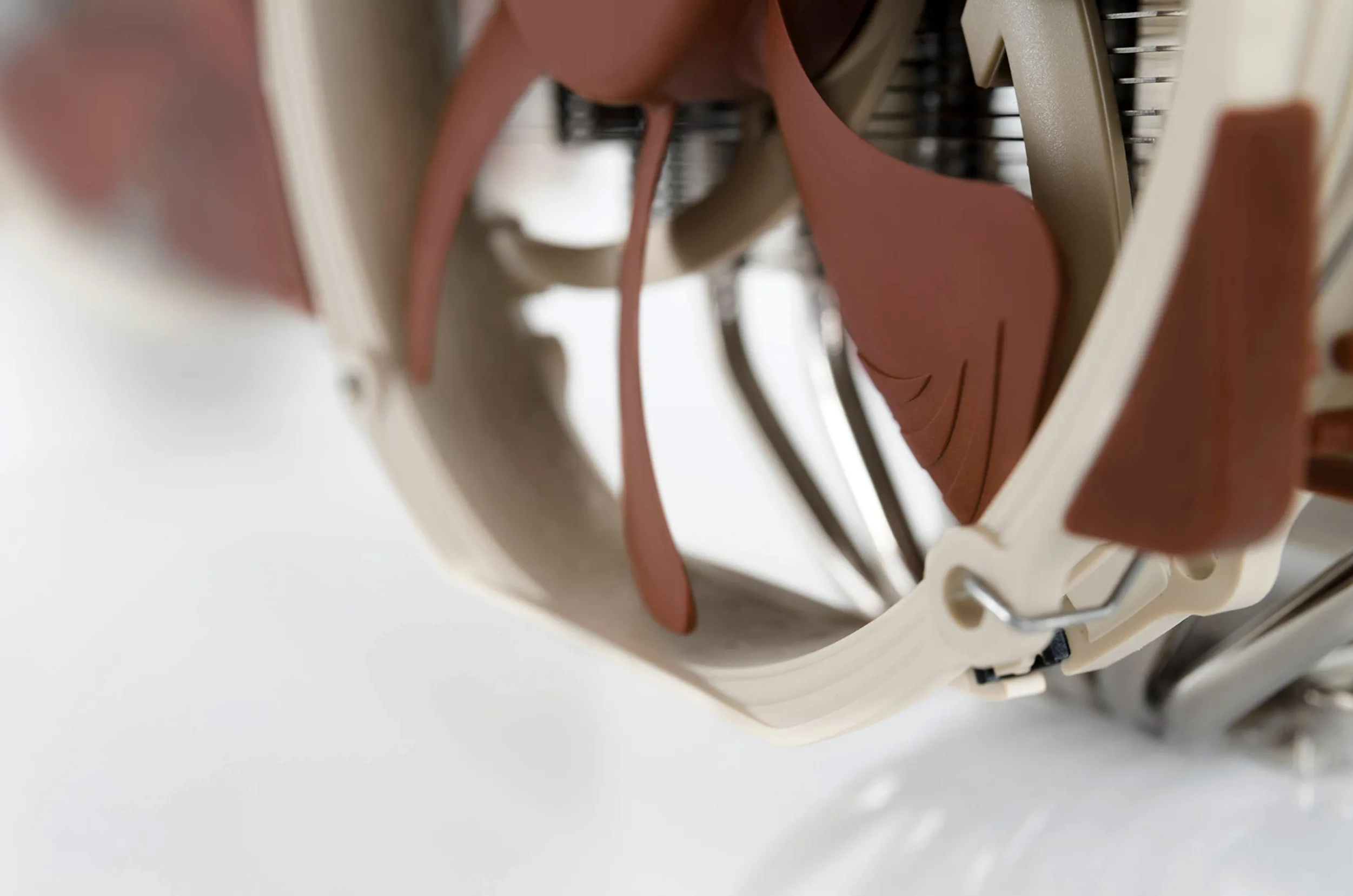Noctua NH-D15, Dissipatore di Calore a Doppia Torre di Qualità Premium per CPU (Marrone)