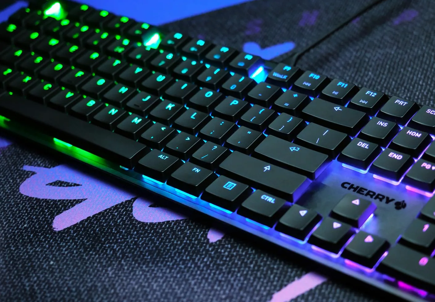 CHERRY MX 10.0N RGB, Tastiera Gaming Meccanica Piatta, Layout per il Regno Unito (QWERTY), Con Filo, Interruttori Originali MX LOW PROFILE RGB SPEED, Nero