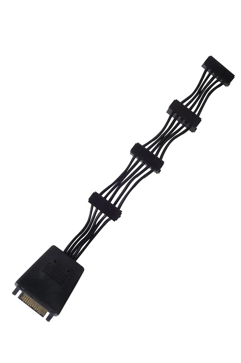SilverStone SST-CP06-E4 - Cavo adattatore da 1 a 4x SATA ( super flessibile ), con due condensatori 2200μF