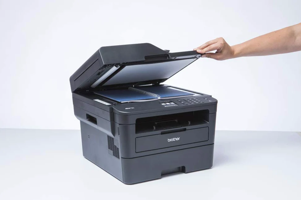 Brother MFCL2730DW Stampante Multifunzione Laser 4 in 1 Bianco e nero , Velocità di Stampa 34 ppm, Scheda Rete Cablata, Wi-Fi, Stampa Fronte/Retro automatica, ADF da 50 Fogli e Display Touchscreen