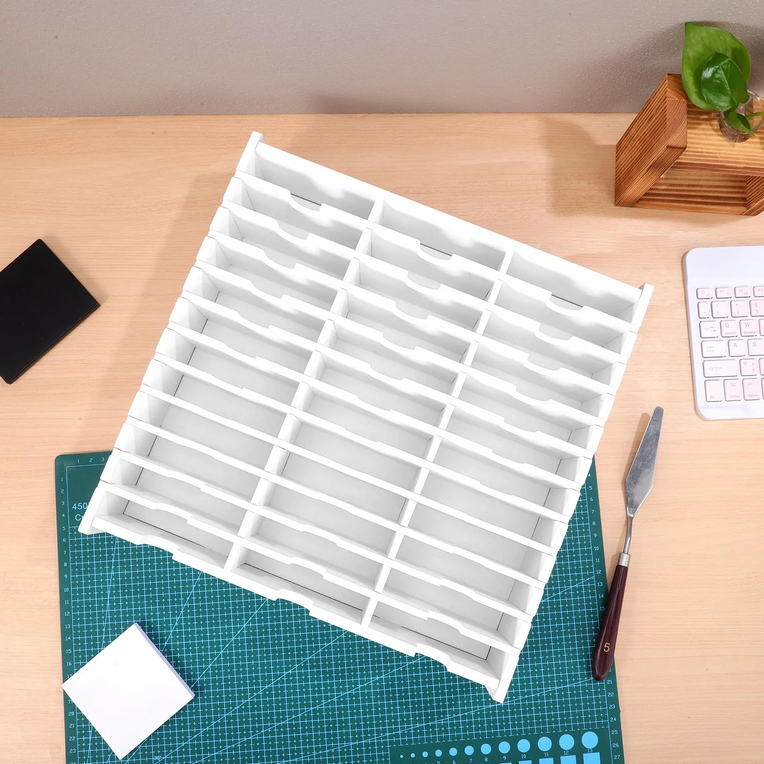 Scatola Porta CD e Dvd da Tavolo in Pvc Bianco Resistente All’usura Organizer Compatto per Conservare e Proteggere Dischi, come Regalo Funzionale