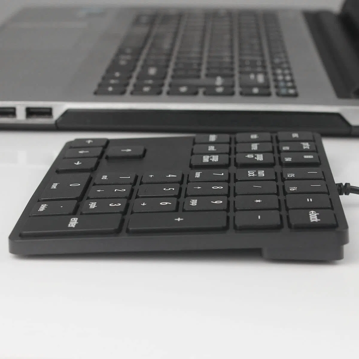 Qisan Tastierino numerico cablato 34 tasti tastiera portatile USB esterna mini tastiera sottile Magicforce per finanziario cassiere titoli - nero