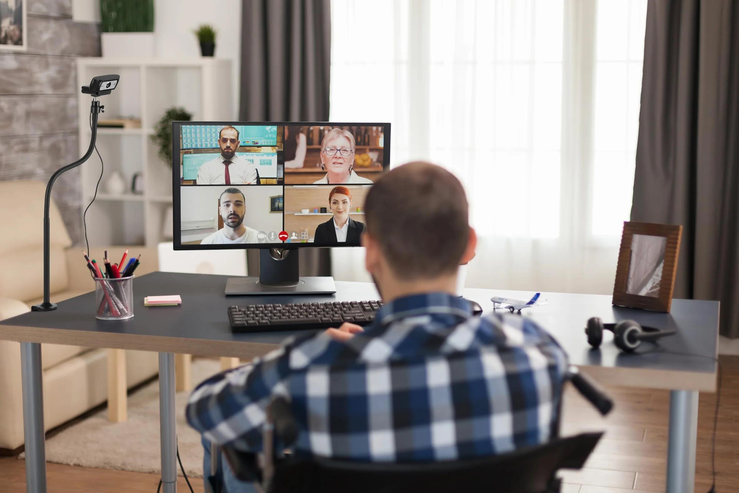 Facecam - Supporto per webcam ad anello, braccio pieghevole da 61 cm e luce per selfie da 26 cm, con gancio per cuffie, compatibile con webcam Elgato Facecam, Facecam pro