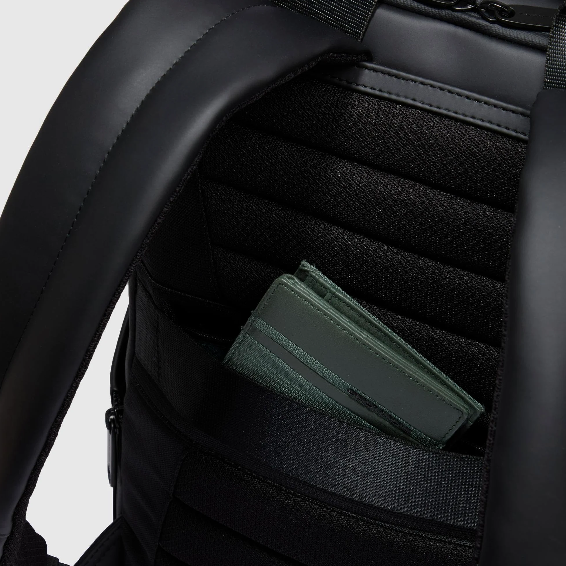 PIQUADRO Zaino resistente all'acqua porta pc 15,6"