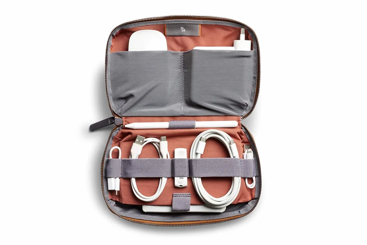 Bellroy Tech Kit, borsa con cerniera per accessori tecnologici (powerbank, caricabatterie del telefono, cavi, auricolari) - Bronze