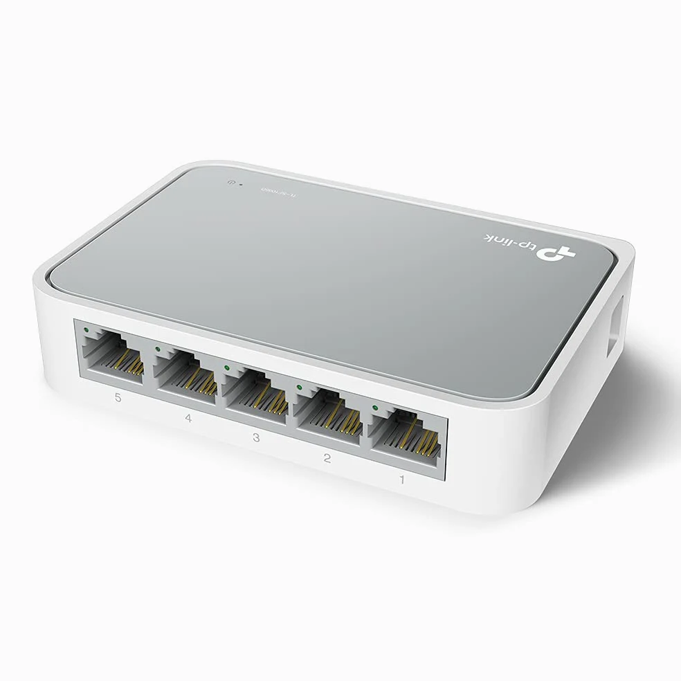 TP-Link TL-PA4010 Kit Powerline, AV600 Mbps Su Powerline, 1 Porta Ethernet, Plug And Play, Bianco & TL-SF1005D Switch Desktop, 5 Porte RJ45 10/100 Mbps, Plug & Play