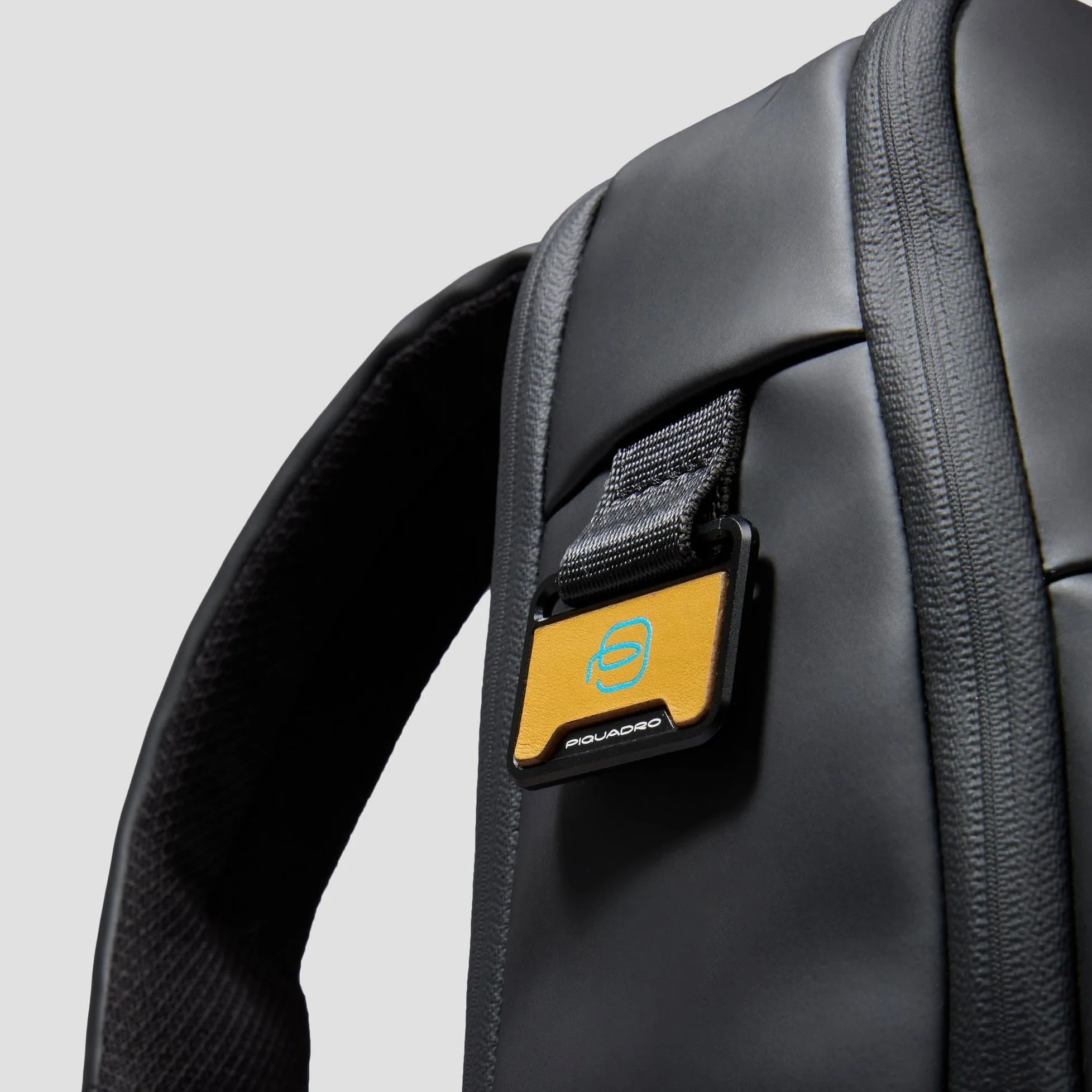 PIQUADRO Zaino resistente all'acqua porta pc 15,6"