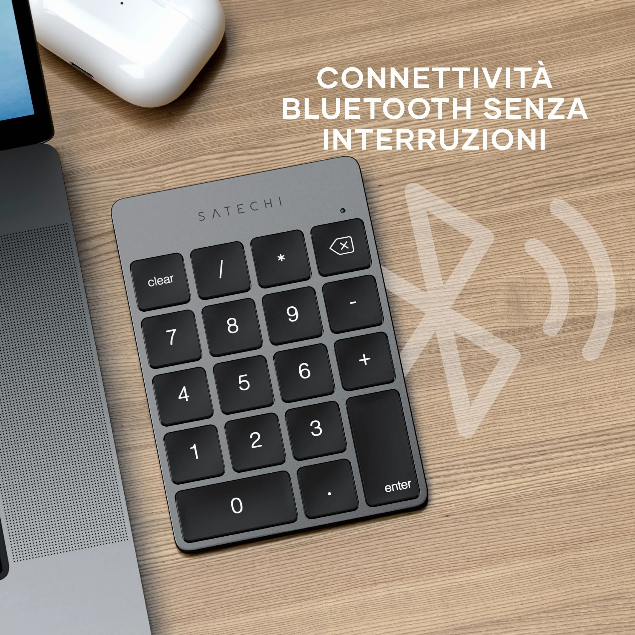 Satechi Tastierino Numerico Wireless Slim in Alluminio con 18 Tasti, Bluetooth, Ricarica USB-C per MacBooK, Laptop, PC, iPad (Grigio Siderale, 𝐋𝐚𝐲𝐨𝐮𝐭 𝐔𝐒)