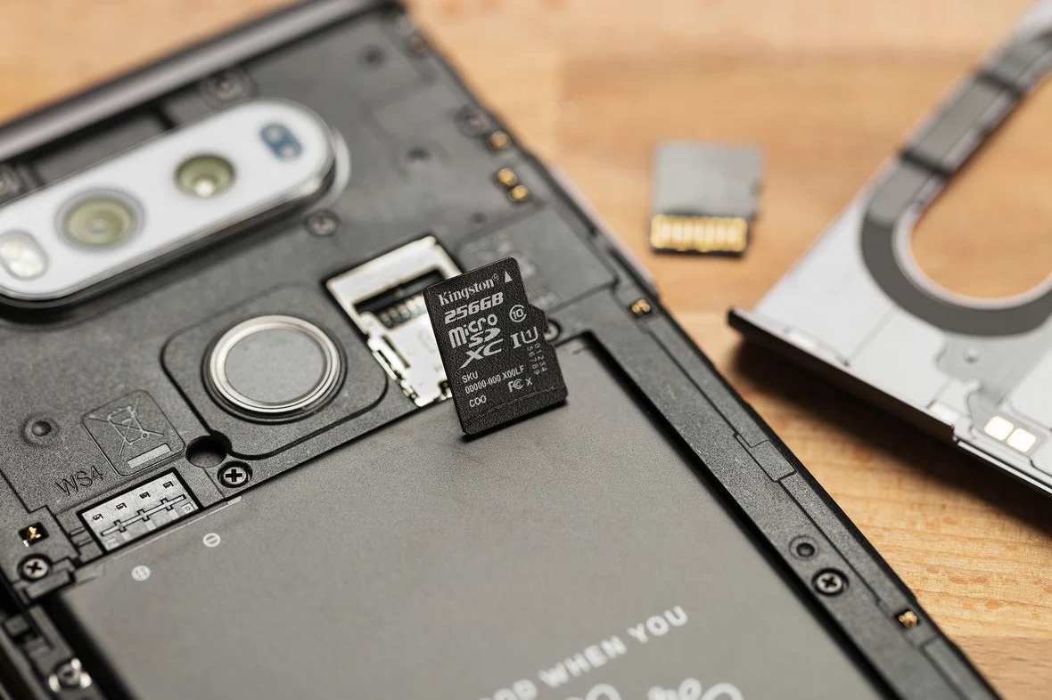 Kingston SDCS/256GB Canvas Select MicroSD, Velocità UHS-I di Classe 10, fino a 80 MB/s in Lettura, con Adattatore SD
