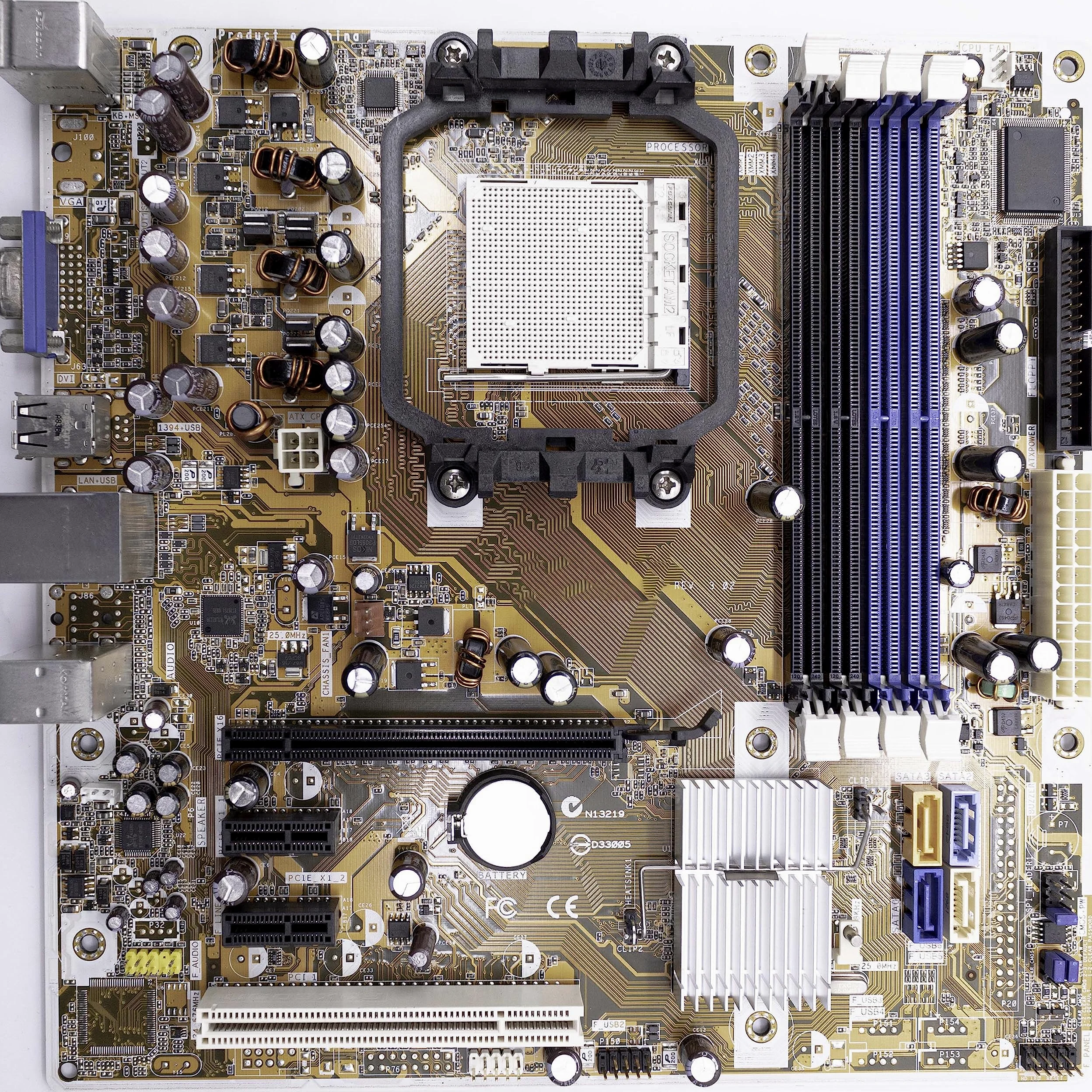 SIMPLETEK – Scheda Madre Micro-ATX con Mascherina | DDR2 PCIe | VGA USB | Chipset Phenom 2 Athlon 64 (Ricondizionato)