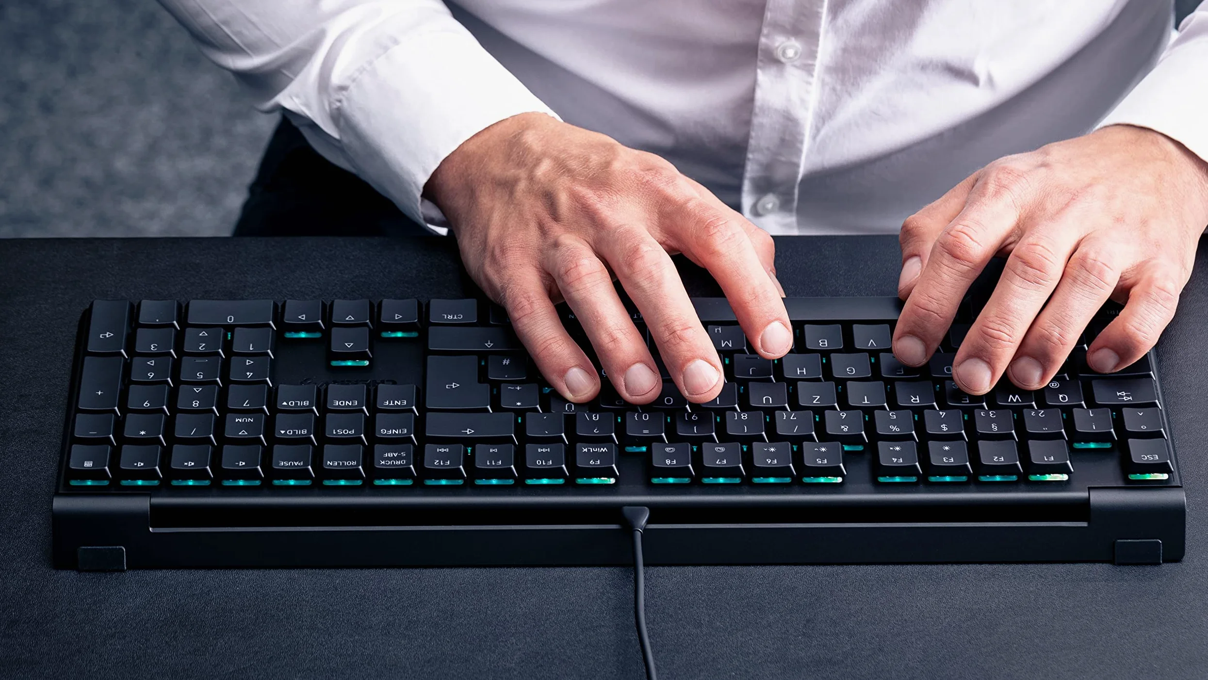 CHERRY MX 10.0N RGB, Tastiera Gaming Meccanica Piatta, Layout per il Regno Unito (QWERTY), Con Filo, Interruttori Originali MX LOW PROFILE RGB SPEED, Nero