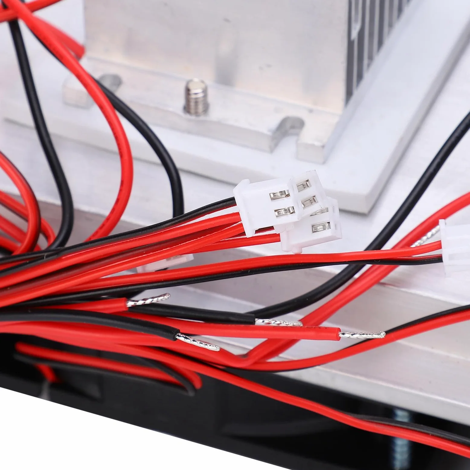 Raffreddatore termoelettrico SustVita con potenza di raffreddamento di 126 W, 12 V CC 18 A, design a 3 ventole, metodo di refrigerazione a semiconduttore per la ricerca di