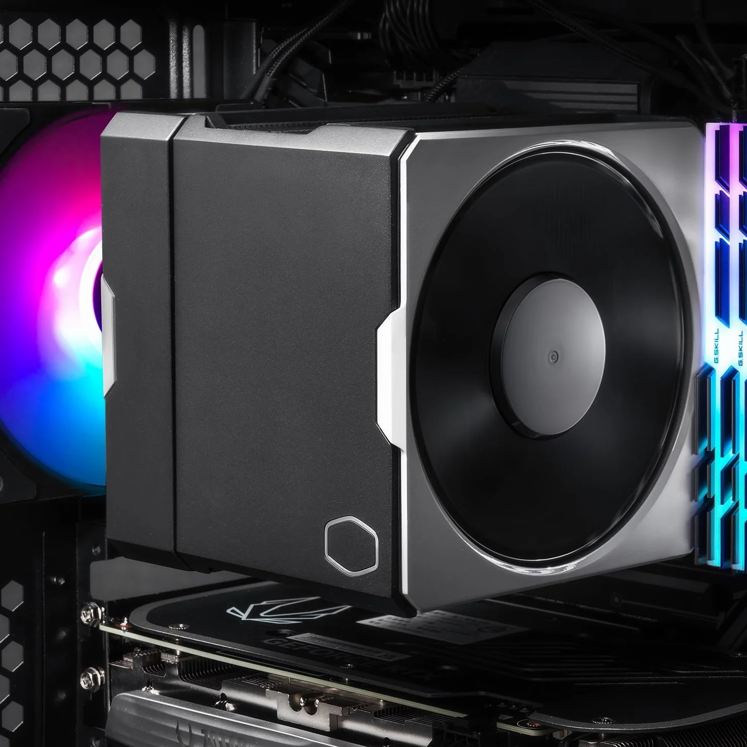 Cooler Master Hyper 612 Apex CPU Dissipatore Aria - 6 Tubi Calore Conduttivi (TDP 260W), Doppie Ventole Mobius 120P 120mm, Dissipatore Calore Compatto, Zero Interferenze RAM - Compatibile AMD e Intel