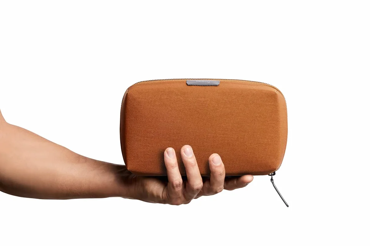 Bellroy Tech Kit, borsa con cerniera per accessori tecnologici (powerbank, caricabatterie del telefono, cavi, auricolari) - Bronze